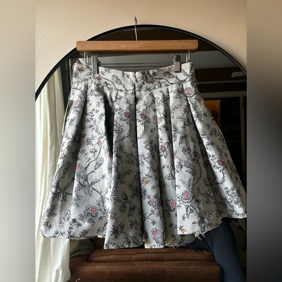 ALICE + OLIVIA | BNWT linen floral skirt | size 6 - Picture 4 of 8